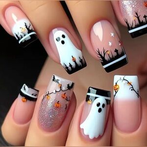 24 pcs Halloween Ghost Press-on Nails with Black & White Tips Pumpkins & Bats